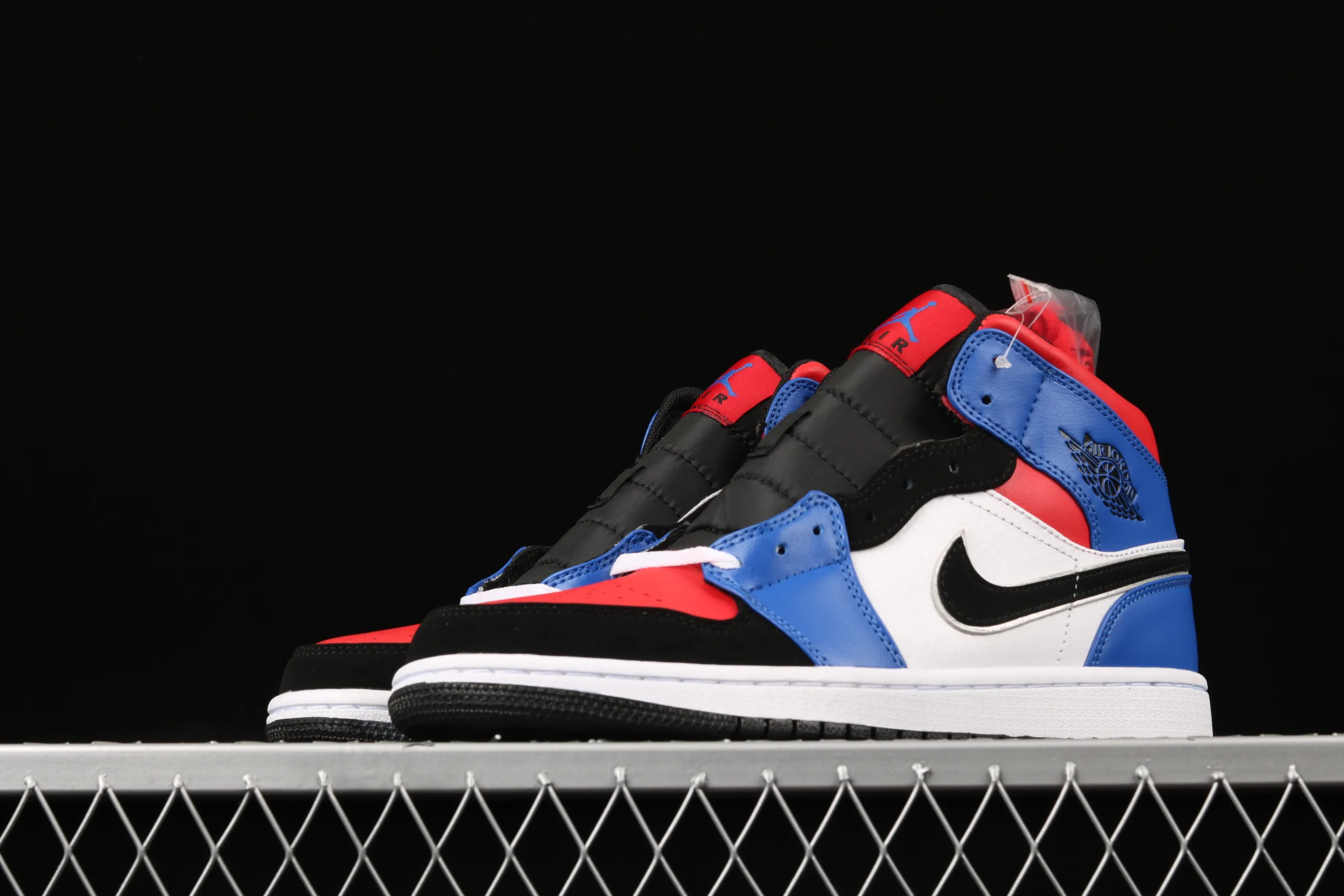 All categories Air Jordan Jordan series basketball shoes Air Jordan 1 Mid Air Jordan 1 Mid Top3 Mandarin duck stitching toe mid-top full toe layer genuine standard 554724-124